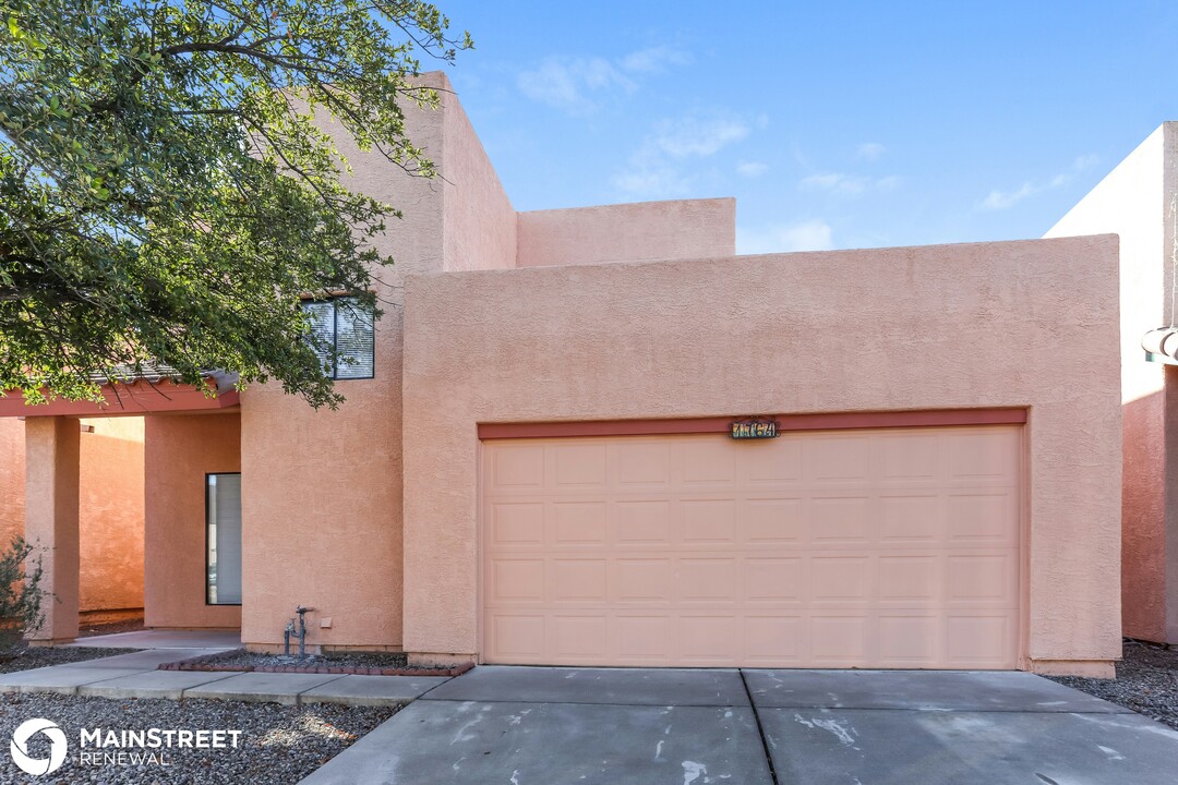 1764 E Calle Grandiosa in Tucson, AZ - Building Photo