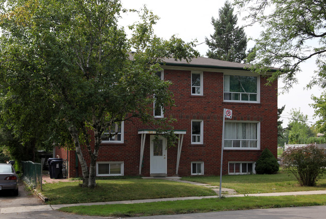 42 Leduc Dr in Toronto, ON - Building Photo - Primary Photo