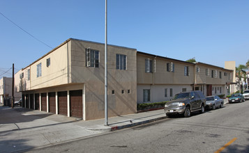 The Rivera in Huntington Park, CA - Foto de edificio - Building Photo