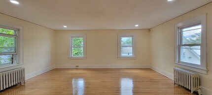 241 Main St, Unit 2 in Millburn, NJ - Building Photo - Building Photo