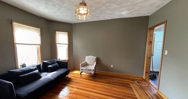 27 Princeton St, Unit 2 in Boston, MA - Building Photo - Building Photo