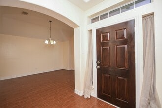 18911 Dural Dr in Houston, TX - Building Photo - Building Photo