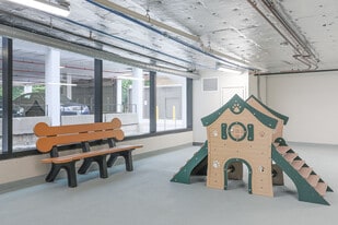 Albion Oak Park in Oak Park, IL - Building Photo