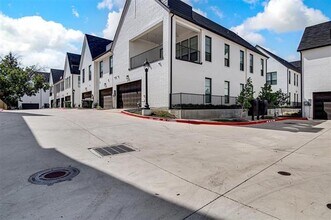 123 Gdn Ct W in Arlington, TX - Building Photo - Building Photo