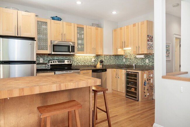 24 Montgomery St in Boston, MA - Building Photo - Building Photo