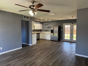 2211 N 50th Dr in Phoenix, AZ - Building Photo - Building Photo