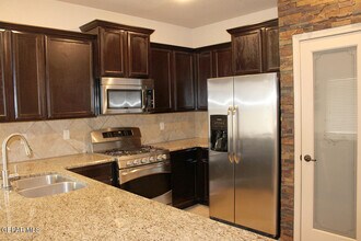 13832 Hollywood in Horizon City, TX - Building Photo - Building Photo