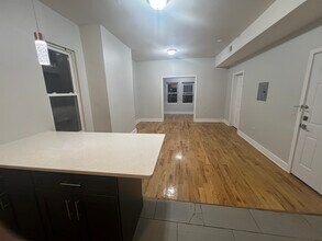 62 Farley Ave, Unit 2 in Newark, NJ - Building Photo - Building Photo