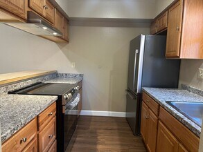 4504 Tierra Verde St in Bakersfield, CA - Building Photo - Building Photo