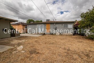 128 U St in Bakersfield, CA - Building Photo - Building Photo
