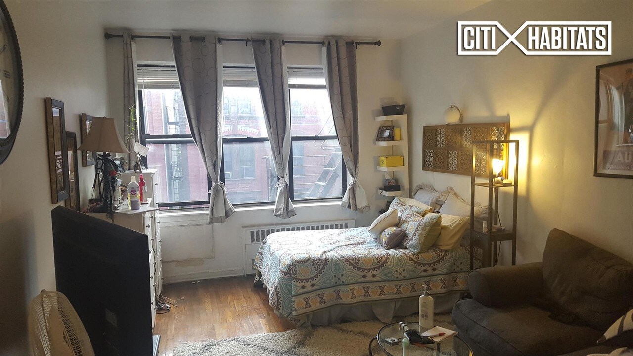 252 E 89th St-Unit -4CC in New York, NY - Building Photo