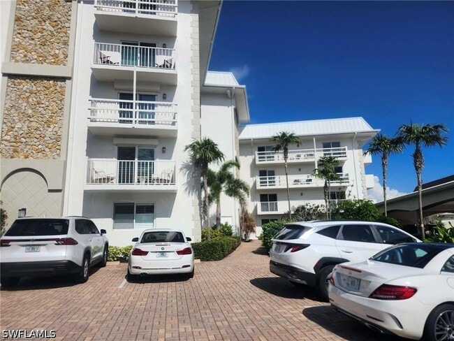 property at 3000 Gulf Shore Blvd N