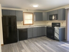 Hudson Ridge in Hudson, NH - Building Photo - Interior Photo