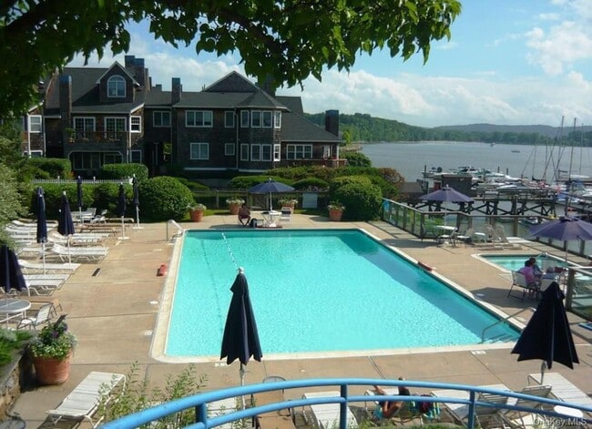 2003 Half Moon Bay Dr in Croton-on-Hudson, NY - Building Photo - Building Photo