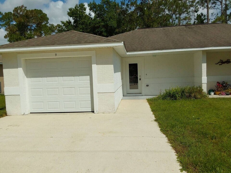9 Pony Express Dr in Palm Coast, FL - Building Photo