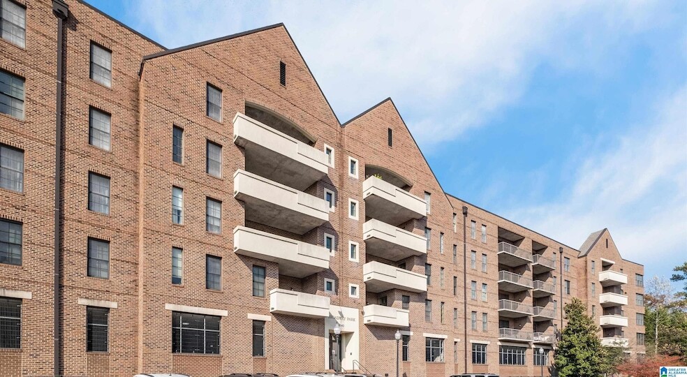 1040 Broadway St, Unit 306 in Homewood, AL - Building Photo