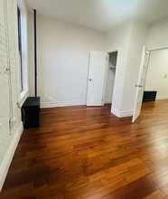 241 W 11th St, Unit 2B in New York, NY - Building Photo - Building Photo