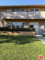 3311 1/2 W 78th St in Los Angeles, CA - Building Photo