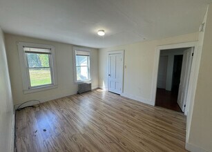 12 Belding St in Claremont, NH - Foto de edificio - Building Photo