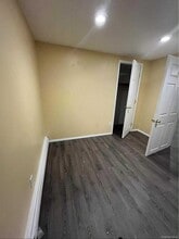 141 E John St in Lindenhurst, NY - Building Photo - Building Photo