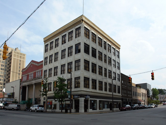 1001 4th Ave