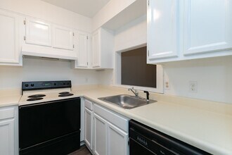 5516 Kaplan Dr in Raleigh, NC - Building Photo - Building Photo