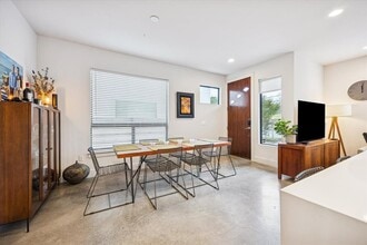 1011 E 12th St in Austin, TX - Building Photo - Building Photo