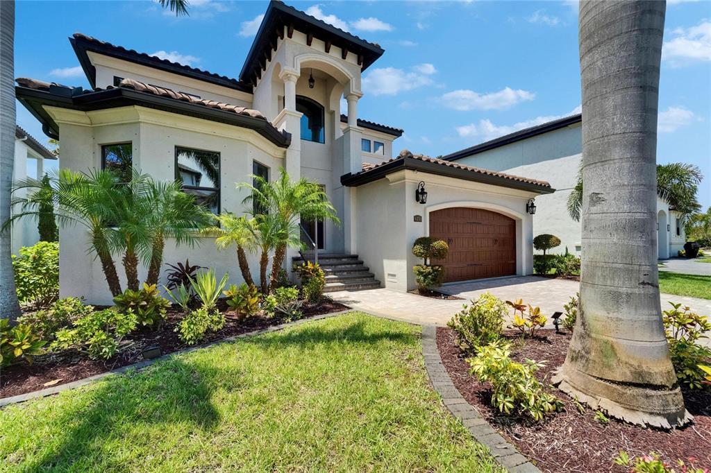 6116 Lagomar Ln in Apollo Beach, FL - Building Photo