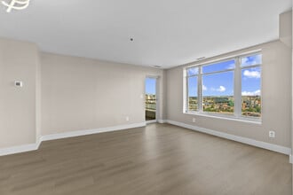 100 Harborview Dr, Unit 1312 in Baltimore, MD - Foto de edificio - Building Photo