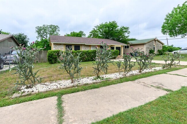 7103 Howerington Cir in Austin, TX - Building Photo - Building Photo