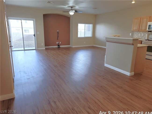 8808 Tom Noon Ave in Las Vegas, NV - Building Photo - Building Photo