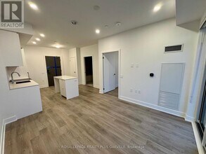 2088 James St in Burlington, ON - Building Photo - Building Photo