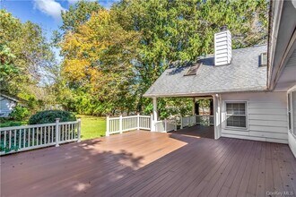 1058 Wilmot Rd in Scarsdale, NY - Building Photo - Building Photo