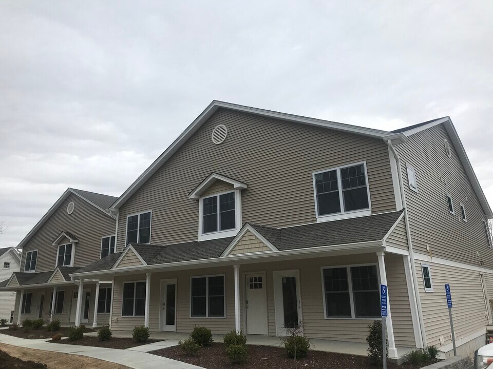 283 Boston Post Rd, Unit 5 in East Lyme, CT - Building Photo