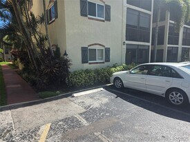 259 S Cypress Rd in Pompano Beach, FL - Building Photo