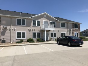 Tiverton Court Apartments in Ames, IA - Building Photo - Building Photo