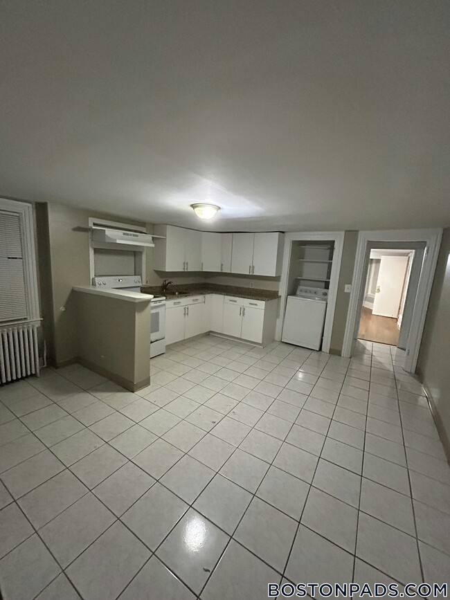 44 B Jefferson St in Newton, MA - Building Photo - Building Photo