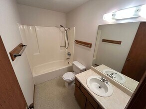 1270 S Jackson St in Junction City, KS - Building Photo - Building Photo