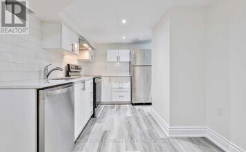 51 Fernwood Park Ave in Toronto, ON - Building Photo - Building Photo