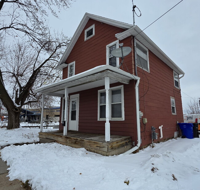 property at 212 S Badger Ave