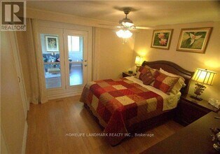 102 Beaverbrook Ct in Toronto, ON - Building Photo - Building Photo