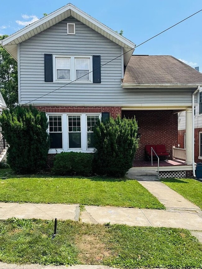 property at 226 Walnut St