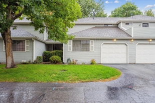 12410 E Pacific Cir in Aurora, CO - Building Photo