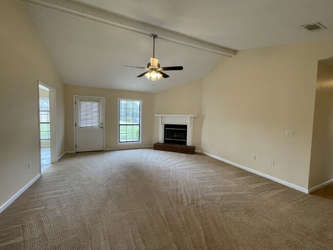 800 Malibu Dr in Hinesville, GA - Building Photo - Building Photo