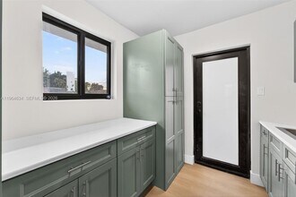 555 NW 94th St in Miami, FL - Building Photo - Building Photo