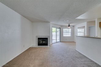 3150 N Soft Breezes Dr in Las Vegas, NV - Building Photo - Building Photo