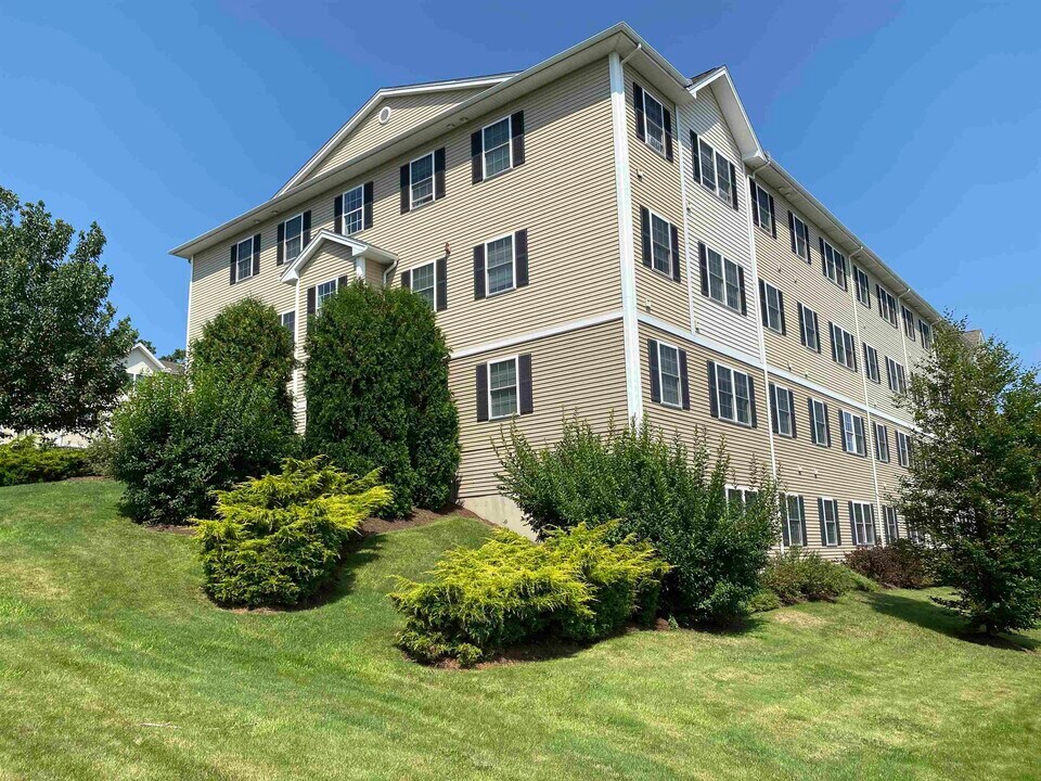 30 Sentinel Court in Manchester, NH - Building Photo