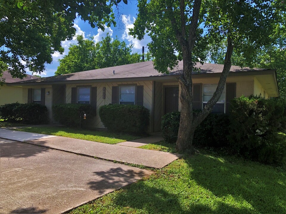 3603 Mahan St in Bryan, TX - Foto de edificio