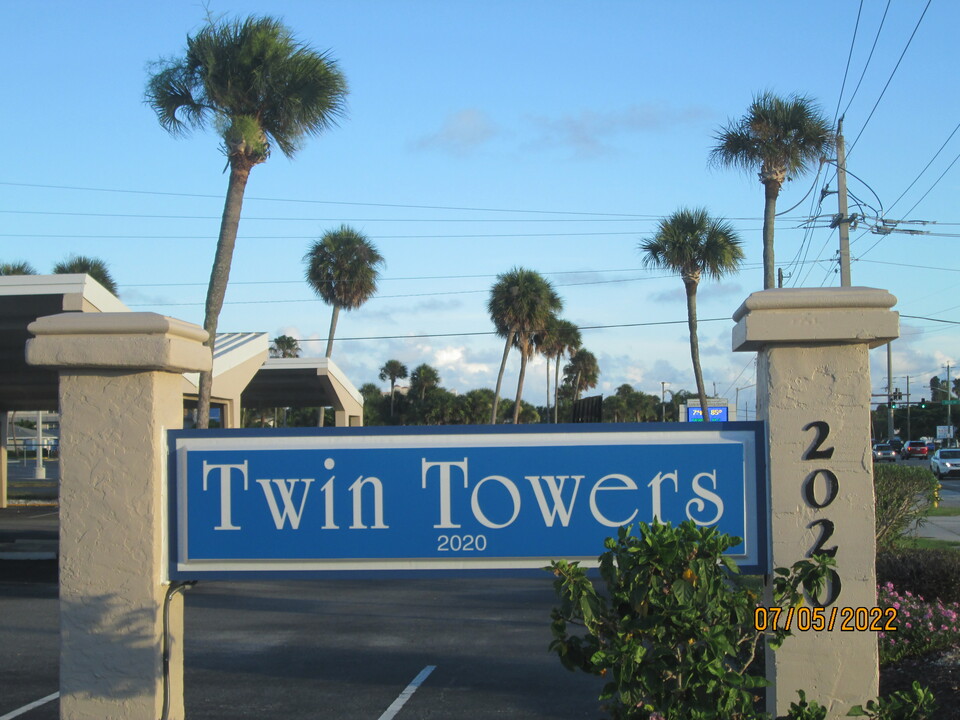 2020 N Atlantic Ave, Unit 108-N in Cocoa Beach, FL - Building Photo