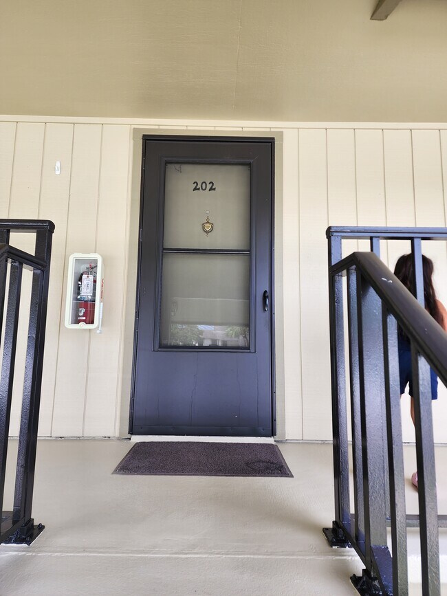 28 Plantation Dr, Unit 202 in Vero Beach, FL - Foto de edificio - Building Photo